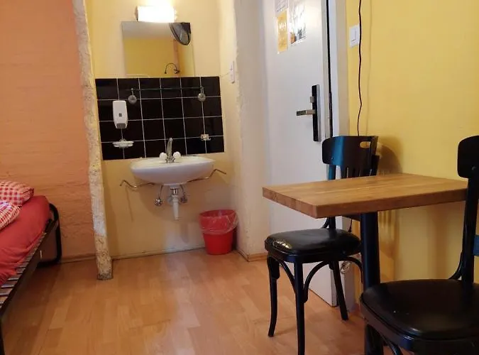 Oldtown Otter Hostel *