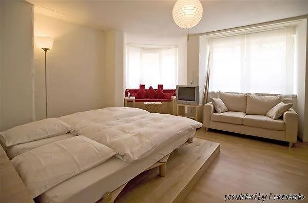 Oldtown Otter Hostel *